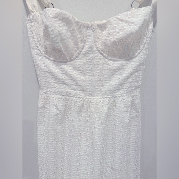 House of CB Elia White Broderie Anglaise Midi Sundress. Size Xsmall - Picture 15 of 17